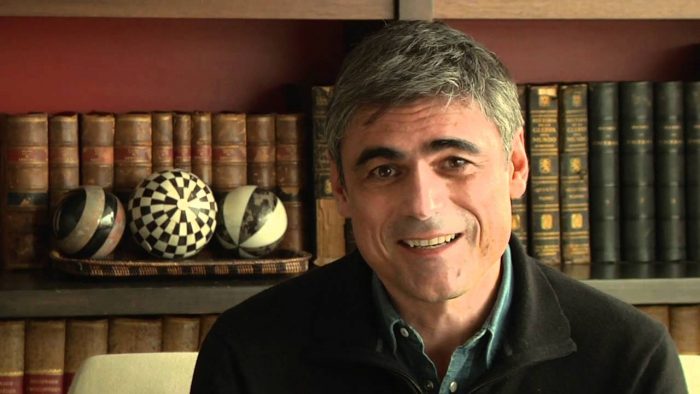 Escritor Pablo Simonetti realizará encuentro literario con seguidores no videntes en Corporación para Ciegos, 8 de junio