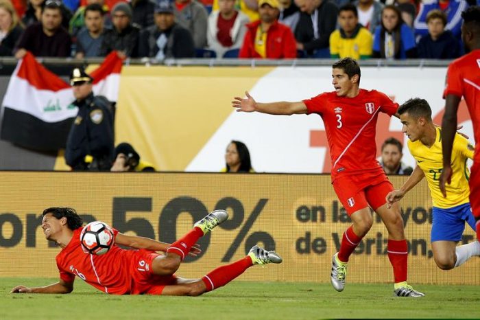 [VIDEO] Perú avanza a cuartos y elimina a Brasil con un gol con la mano