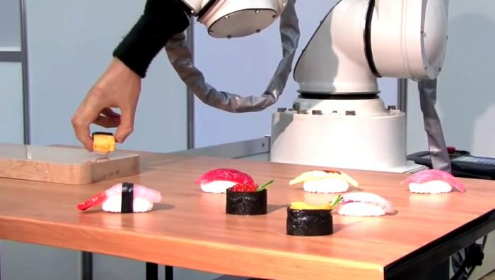 Robots de sushi y máquinas de pizza impulsan la automatización