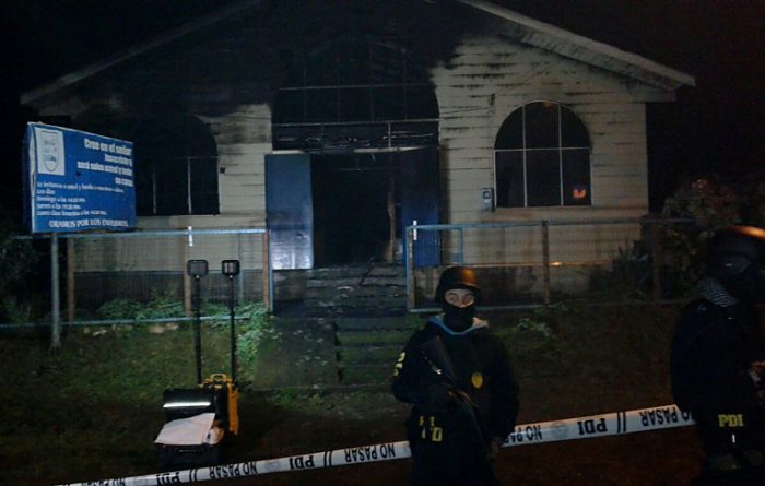 Aplican ley antiterrorista a cuatro acusados de quemar templo evangélico en La Araucanía