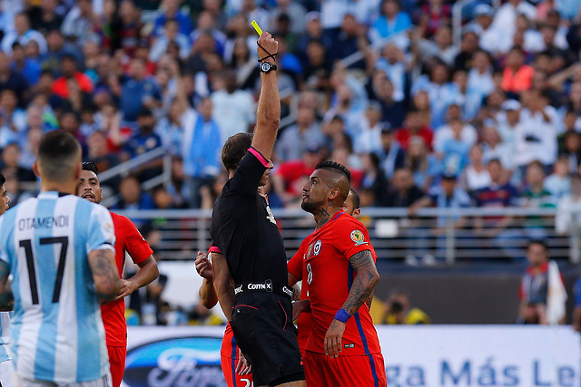 [VIDEO] El descargo de Arturo Vidal contra el arbitraje del uruguayo en el partido con Argentina por Copa América
