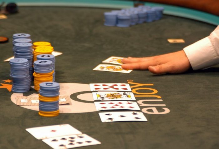 ICR pone bonos y deuda de Enjoy en «Observación» ante incertidumbre por permisos para operar casinos municipales