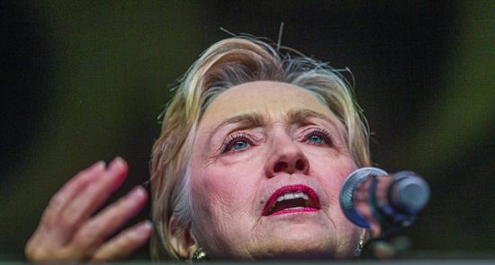 Clinton declara durante más de tres horas ante el FBI por el caso de sus correos