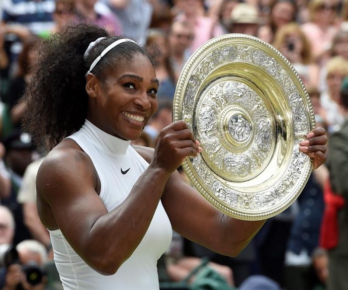 Serena Williams vuelve a reinar en Wimbledon e iguala el récord de Steffi Graf