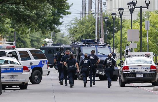 Tres policías muertos en tiroteo en Baton Rouge, EE.UU.