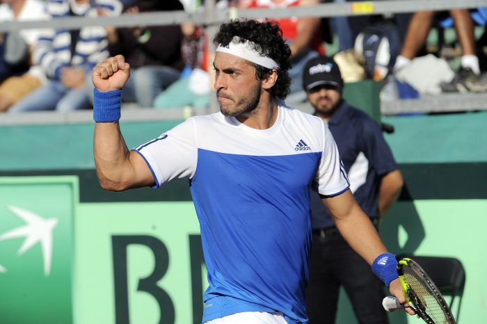 Chile gana la serie de Copa Davis tras retiro de Santiago Giraldo y va al repechaje