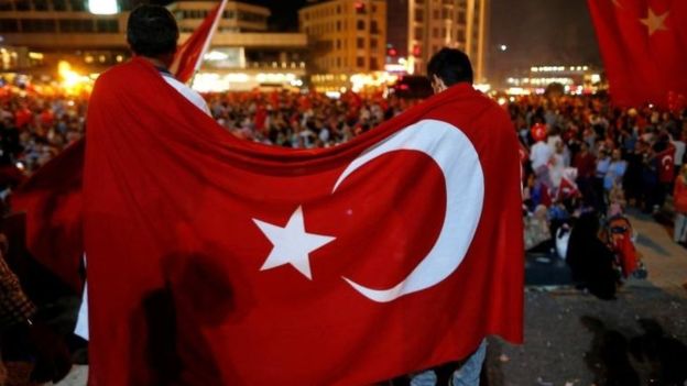 Los duros y polémicos castigos adoptados por Erdogan tras intento de golpe de Estado en Turquía