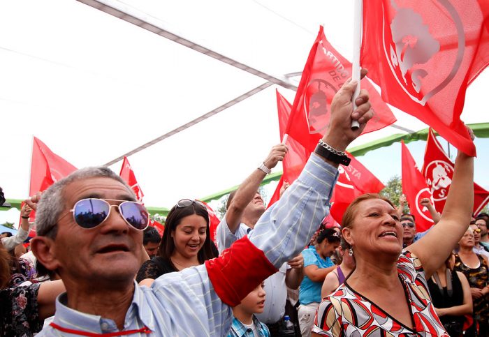 Sector «izquierda socialista» del PS  respalda a Roxana Pey y critica al Mineduc