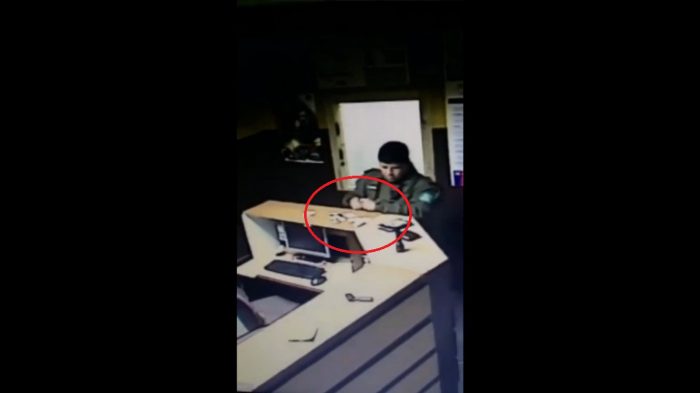 [VIDEO] El registro que acusa a un carabinero de robar durante un procedimiento de detención en Antofagasta