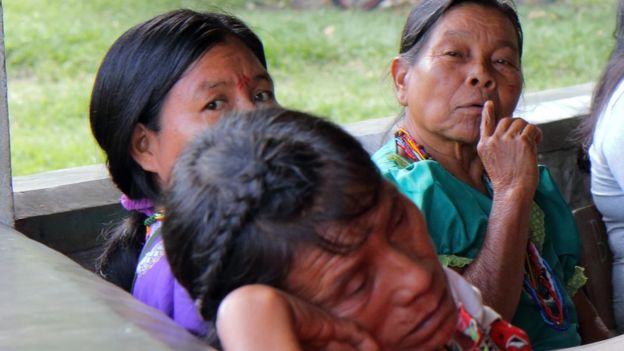 «Cortó con una tijerita el clítoris de la bebé y le empezó a salir un chorro de sangre»: la mutilación genital femenina en Colombia