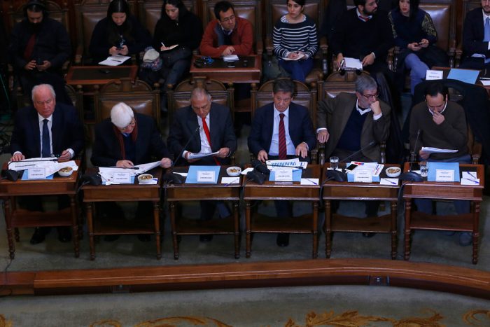 Informe del Ministerio de Hacienda revela que los sueldos de los parlamentarios chilenos son los más altos del mundo