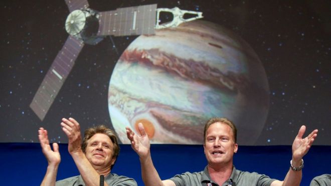 La sonda espacial Juno de la NASA ingresa con éxito en la órbita de Júpiter
