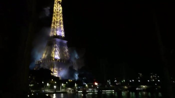 [VIDEO] Incendio en la Torre Eiffel minutos después del atentado en Niza fue producto de un accidente con pirotecnia