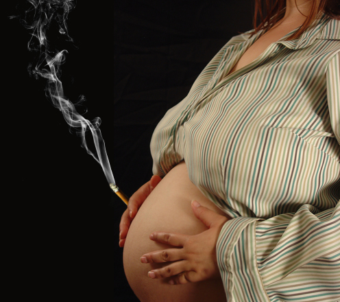 Fumar durante el embarazo puede aumentar a más del doble el riesgo de muerte fetal