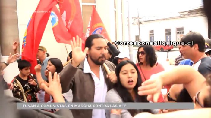[VIDEO] «¡Fuera!»: La funa a integrantes del Partido Comunista durante la marcha #NoMásAFP en Iquique