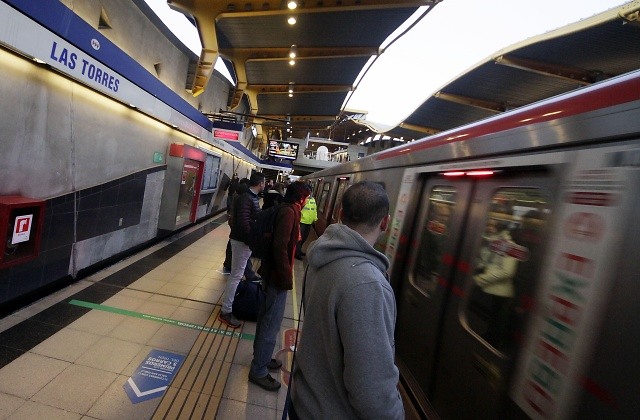 Este domingo Metro suspenderá servicio de Línea 4 entre Tobalaba  y Grecia a partir de las 21 horas