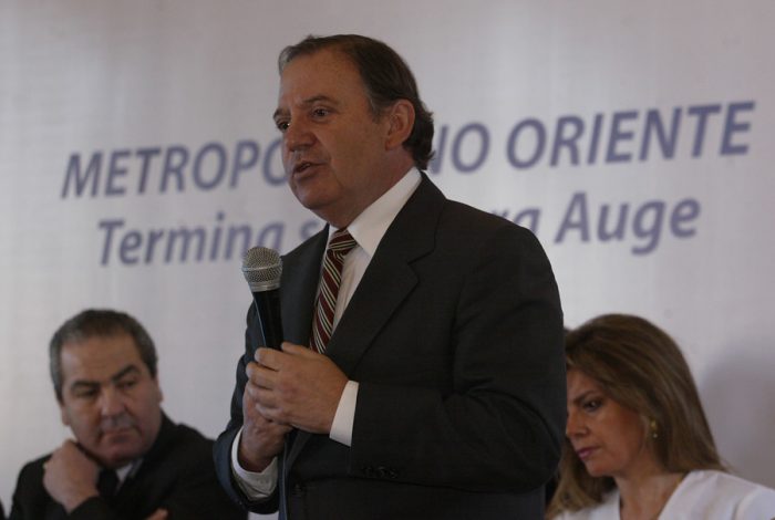Tribunal condena a Mikel Uriarte, ex director de Fonasa, a devolver $54 millones al Estado
