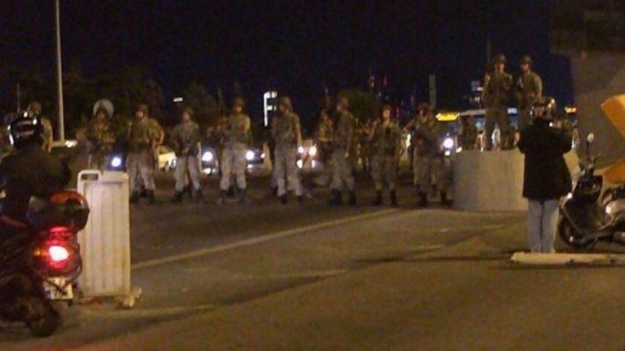 [VIDEO] Gobierno de Turquía alerta movimiento militar ilegal y posible golpe de Estado