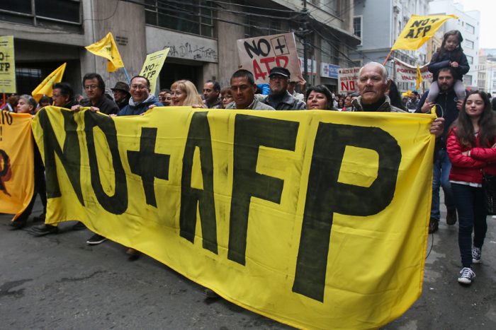 Oficialismo se divide por agenda para terminar con el sistema de AFP