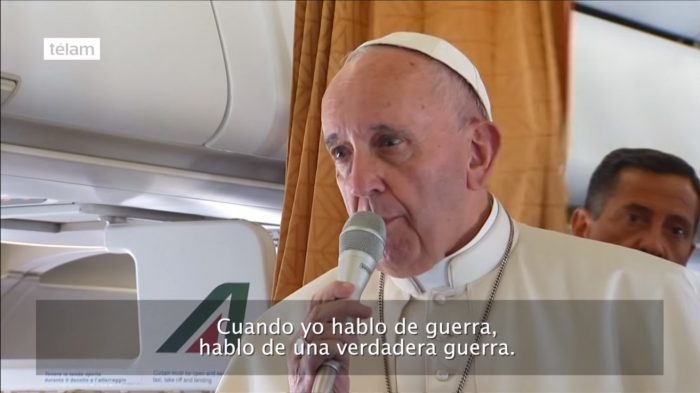 [VIDEO] Papa Francisco: «El mundo está en guerra, pero no una guerra de religiones»