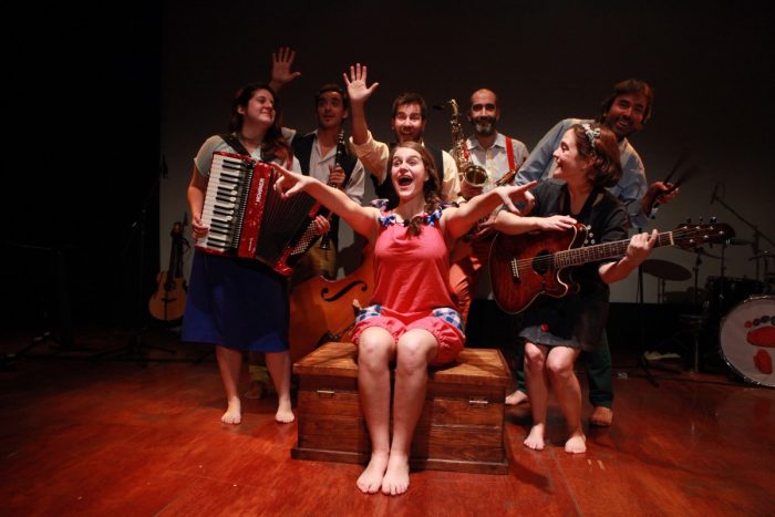 Concierto teatral infantil «Isabel Patapelá» en el Centro de Extensión UC todos los fines de semana de julio