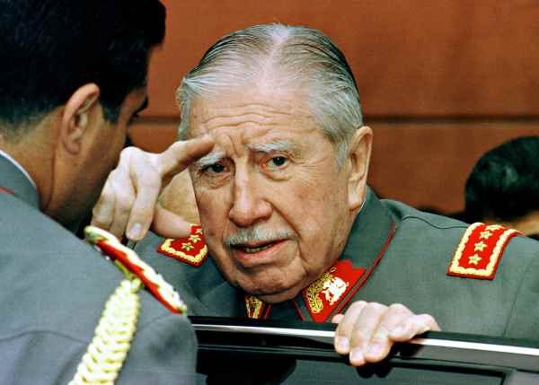 Israel estudia abrir archivos secretos sobre relaciones con Pinochet