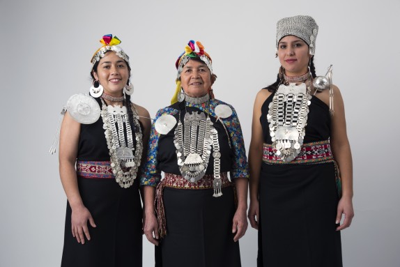 Primera exposición de platería tradicional mapuche en el Museo de Arte Precolombino