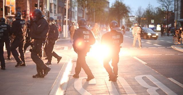 Nuevo ataque en Alemania: Estalla una maleta con aerosoles junto a centro de refugiados en Baviera