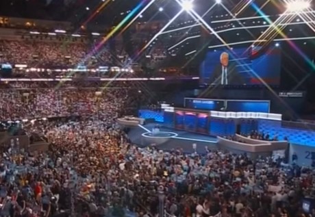 [VIDEO] Bernie Sanders es ovacionado en la convención demócrata: «Hillary se debe convertir en la próxima presidenta de Estados Unidos»