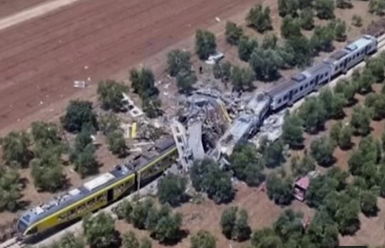 [VIDEO] Ascienden a 20 los muertos en el accidente de tren en Italia