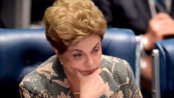 Rousseff concluye su intervención y el Senado hará hoy el debate final