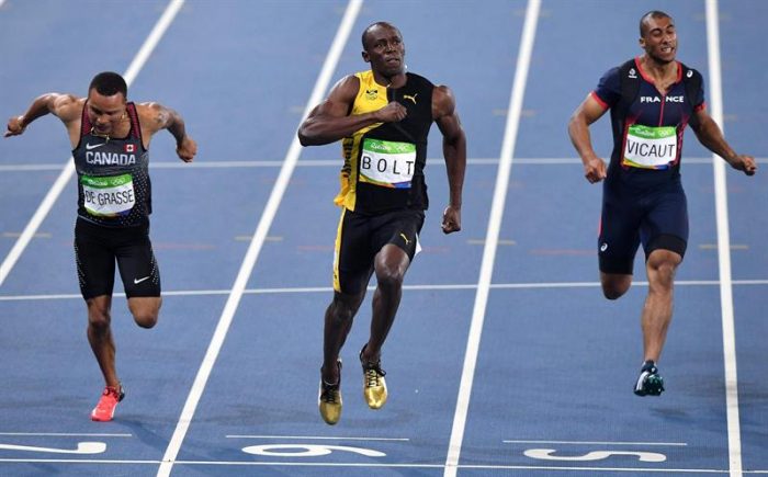 [VIDEO] Bolt agranda su leyenda con su tercer oro en 100 metros