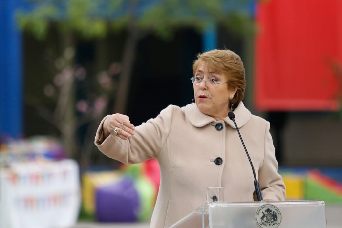 Sin novedad: encuesta Cadem registra un 18% de apoyo a la gestión de Michelle Bachelet