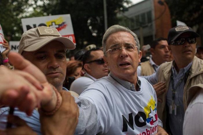 Uribe se pone al frente de campaña del «No» a acuerdo de paz con las FARC