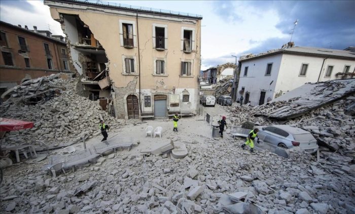 Italia: nuevos derrumbes dificultan accesos a la devastada Amatrice