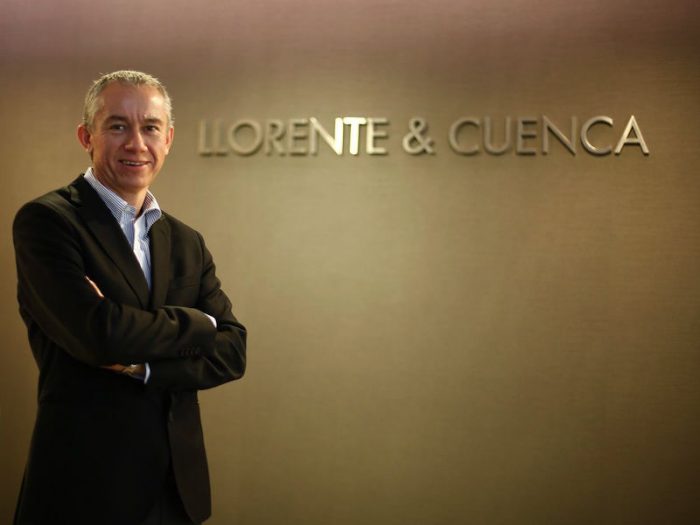 Vlamir Domic reaparece en escena y se integra al directorio de Llorente & Cuenca Chile
