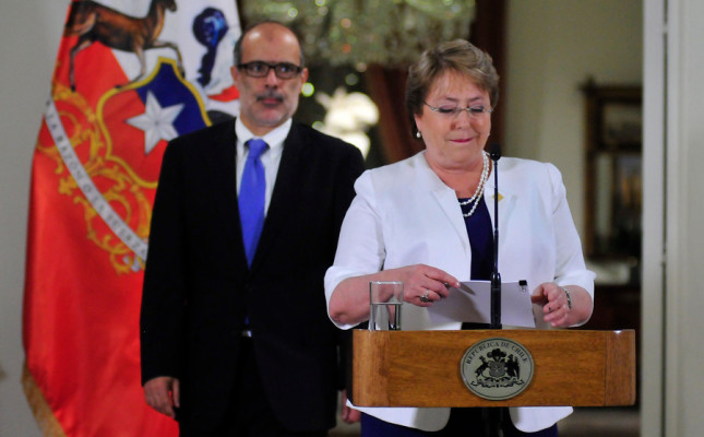 Bachelet y Valdés desayunan con empresarios de la Cámara Chileno Norteamericana y tema AFP amenaza con tomarse la agenda