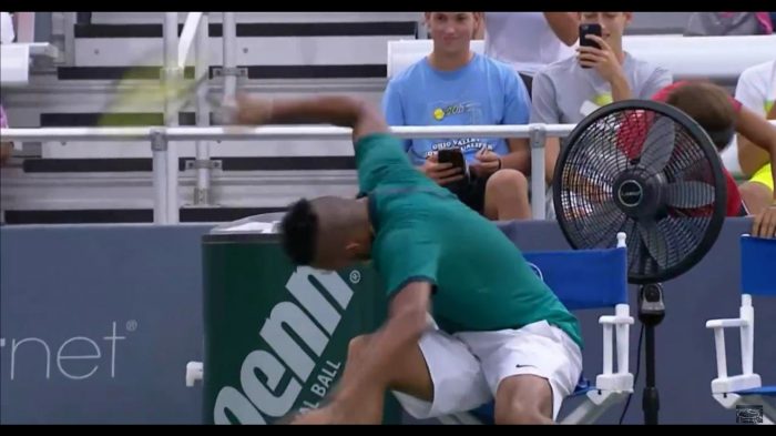 [VIDEO] La frustración del tenista Nick Kyrgios que lo llevó a romper tres raquetas en 10 segundos