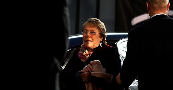 Oficialismo presiona a La Moneda para que realice cambio de gabinete tras nueva caída de aprobación de Bachelet