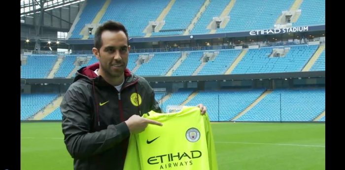 [VIDEO] #WelcomeClaudio: la primera entrevista de Claudio Bravo como el nuevo arquero del Manchester City
