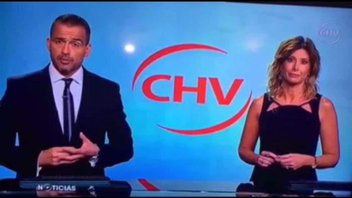 [VIDEO] El rechazo en el noticiario central del equipo de prensa de CHV al despido de su director