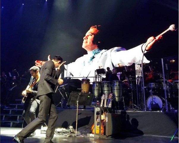 [VIDEO] Marc Anthony no pudo contener sus lágrimas en un sentido homenaje a Juan Gabriel durante un concierto en Nueva York