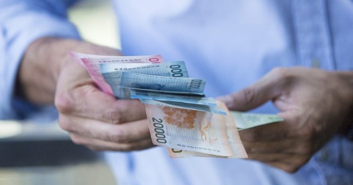 Operadores financieros proyectan que el dólar seguirá bajo en Chile