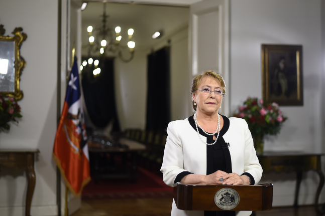 Bachelet busca punto de inflexión y apuesta por capitalizar políticamente crisis de las AFP con paquete de medidas