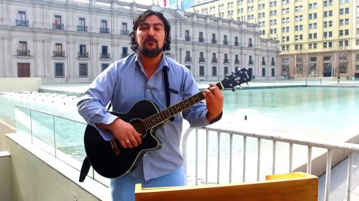 [VIDEO] «Sueldo mínimo pal Presidente»: La canción de Cristián Gálvez dedicada a políticos «para que vean lo que se siente»