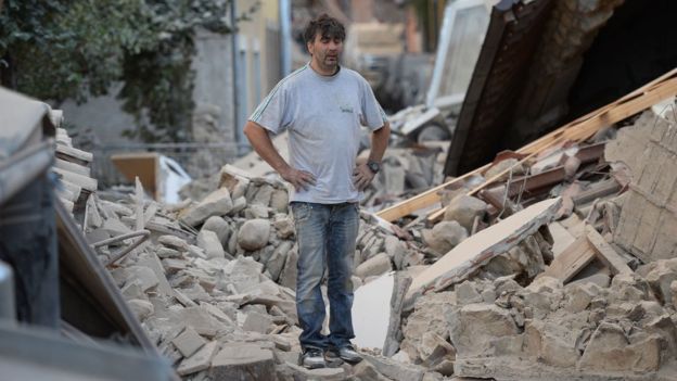 Numerosas casas colapsaron, especialmente en la localidad de Amatrice. 