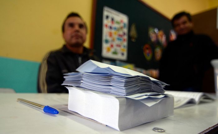 Chilenos en el exterior podrán votar en las próximas elecciones presidenciales