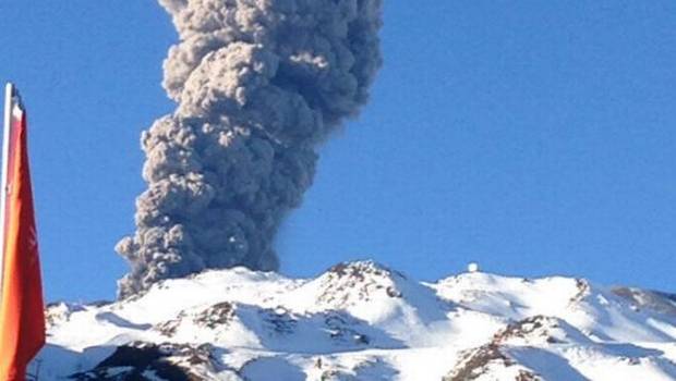 Volcán Nevados de Chillán emite pulsos eruptivos de mayor magnitud
