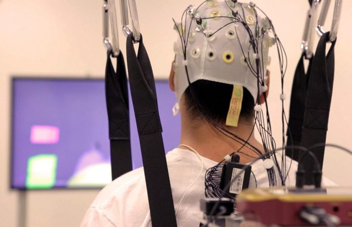 Parapléjicos ganan movilidad tras entrenar con realidad virtual y robots