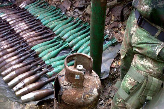 FARC comienzan a entregar explosivos a la ONU